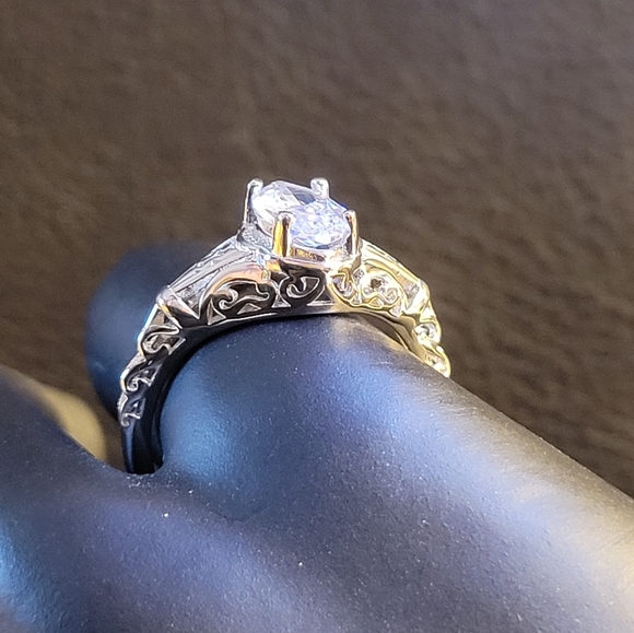 Solid 925 Sterling Silver Marquis cz Ring - Picture 2 of 5